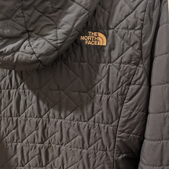 The North Face Osito Women's Coat  Size M Navy / Pink - Picture 5 of 6